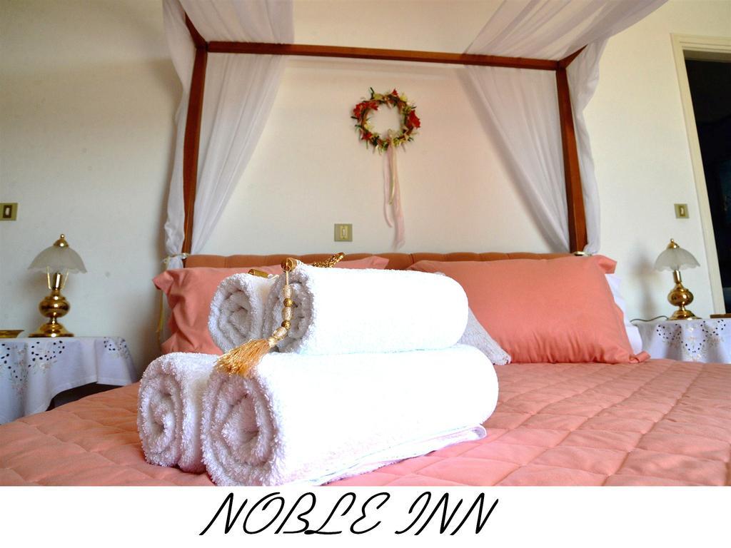 Noble Inn Лутраки Стая снимка