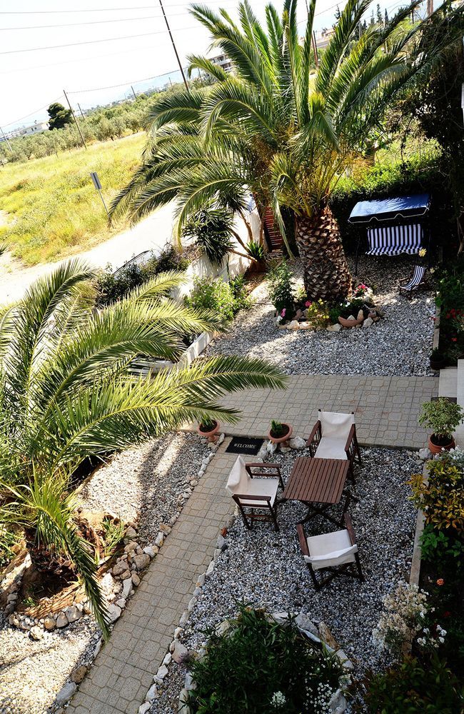 Noble Inn Лутраки Екстериор снимка