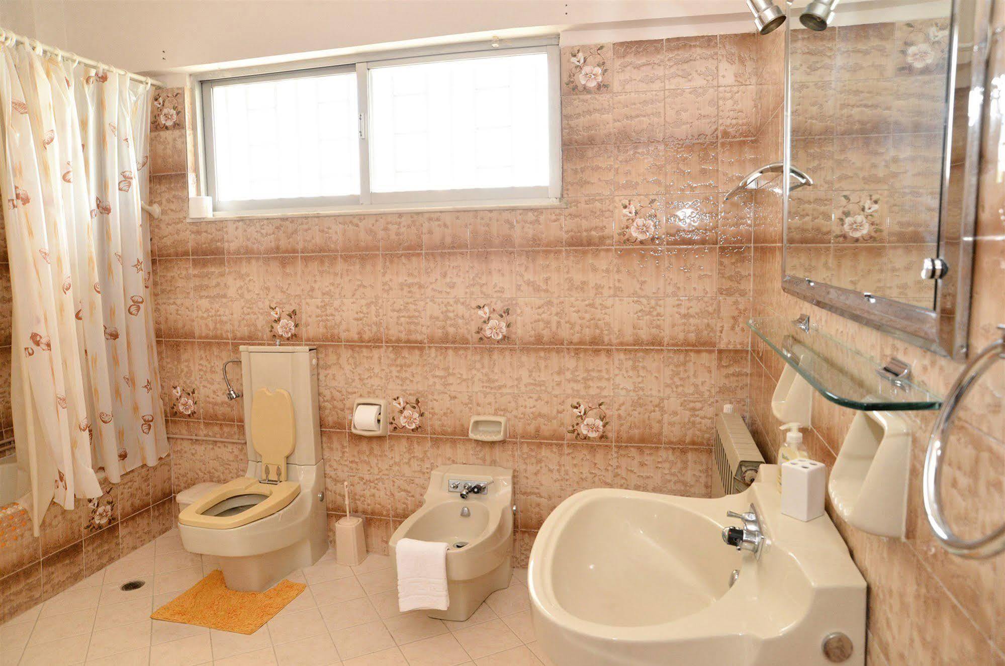 Noble Inn Лутраки Екстериор снимка
